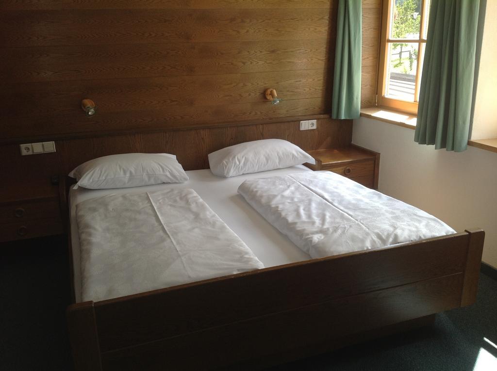 Garni Pineta Hotel Сан Мартино ин Бадия Стая снимка