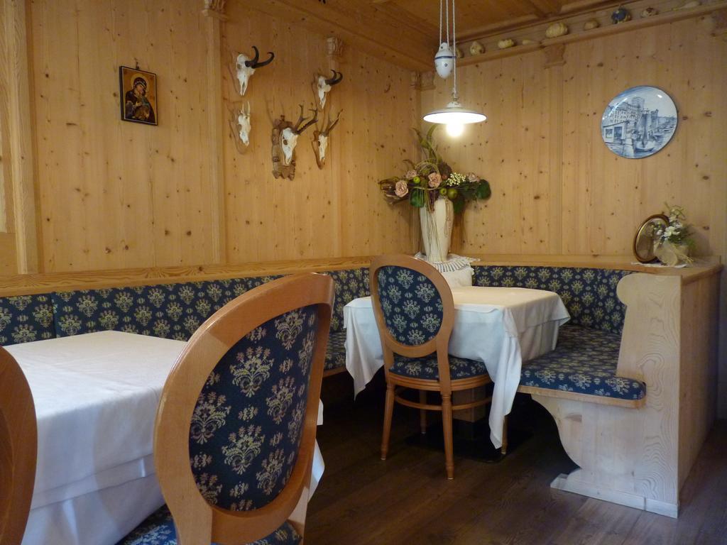 Garni Pineta Hotel Сан Мартино ин Бадия Екстериор снимка